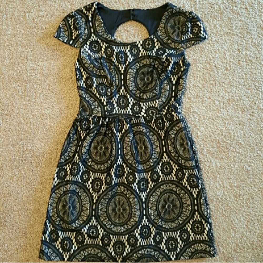 Sweet Storm lace medallion dress Small